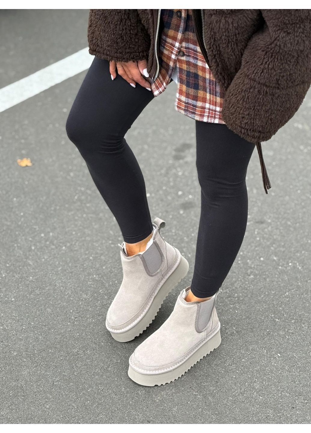 Зимние угги женские из натуральной замши ботинки на платформе тёплые челси серые на меху зимние No Brand