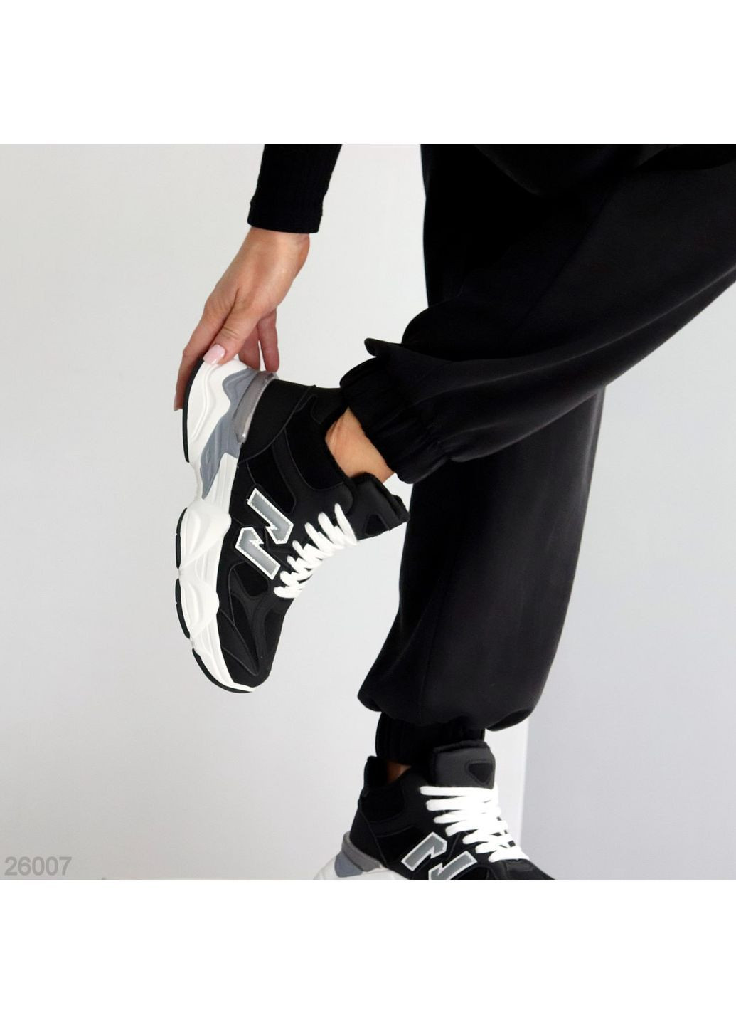 Демисезонные кроссовки No Brand чёрные демисезоны (370368607)