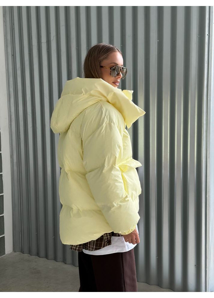 Желтая зимняя женская куртка пуфер beze с карманами и съемным капюшоном (mil586) milirud
