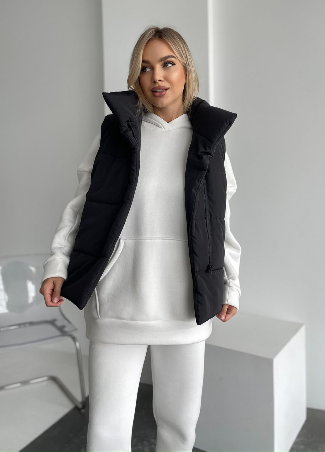 Жилетка жіноча демісезонна без капюшона No Brand (361361913)