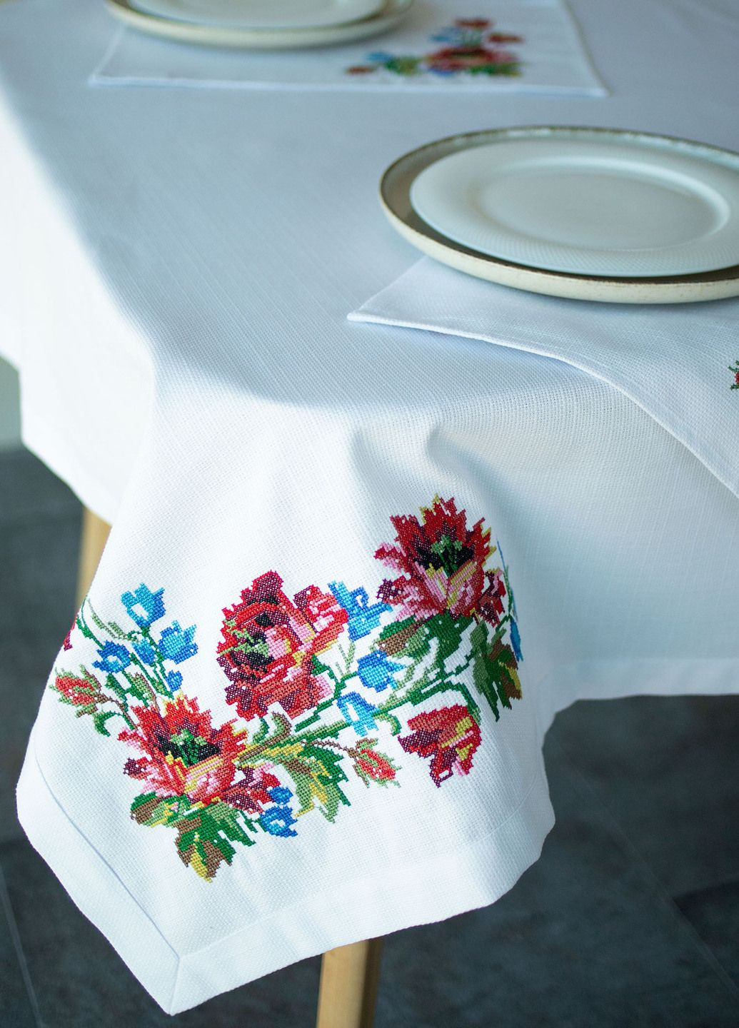 Вышитая скатерть "По народным мотивам" р.1,80*1,35 Едельвіка скатертина (316150930)