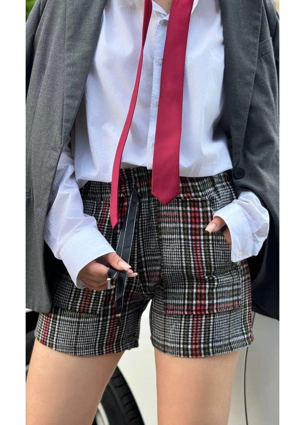 Шорты женские в красную клетку серые No Brand (316089205)