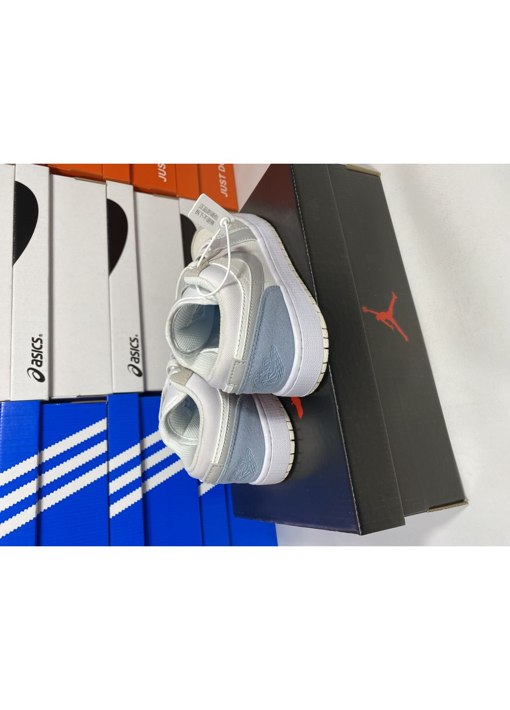 КРОСІВКИ ЖІНОЧІ NIKE JORDAN 1 LIGHT GREY НАЙК АІР ДЖОРДАН No Brand сірі демісезони (367172768)