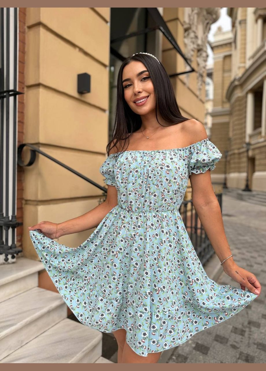 Блакитна повсякденний, святковий, коктейльна, вечірня сукня жіноча з відкритими плечима No Brand з квітковим принтом