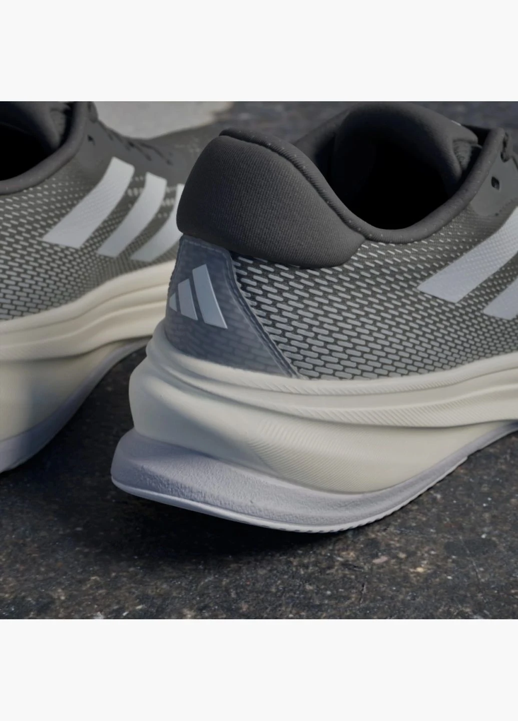 Кросівки жіночі Supernova Rise Shoes Black IG5837 adidas чорні (335011919)
