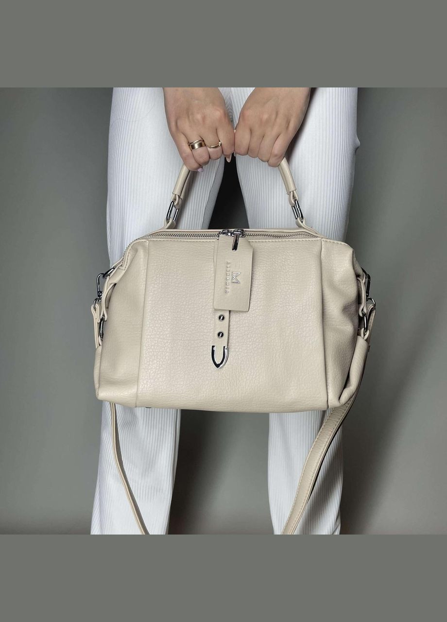 Жіноча сумка з екошкіри з великим відділенням на блискавці світло-бежева Alex&Mia (323158378)