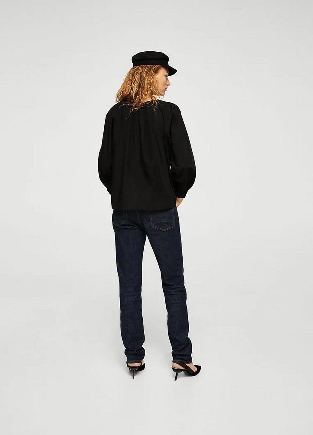 Чорна блуза Mango
