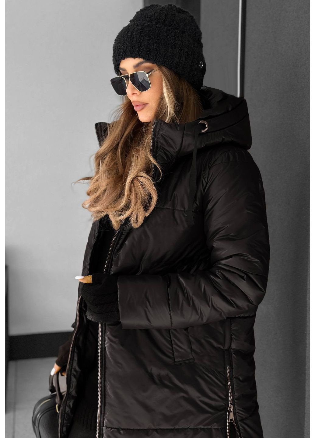 Чорна жіноча зимова куртка Osoblyva