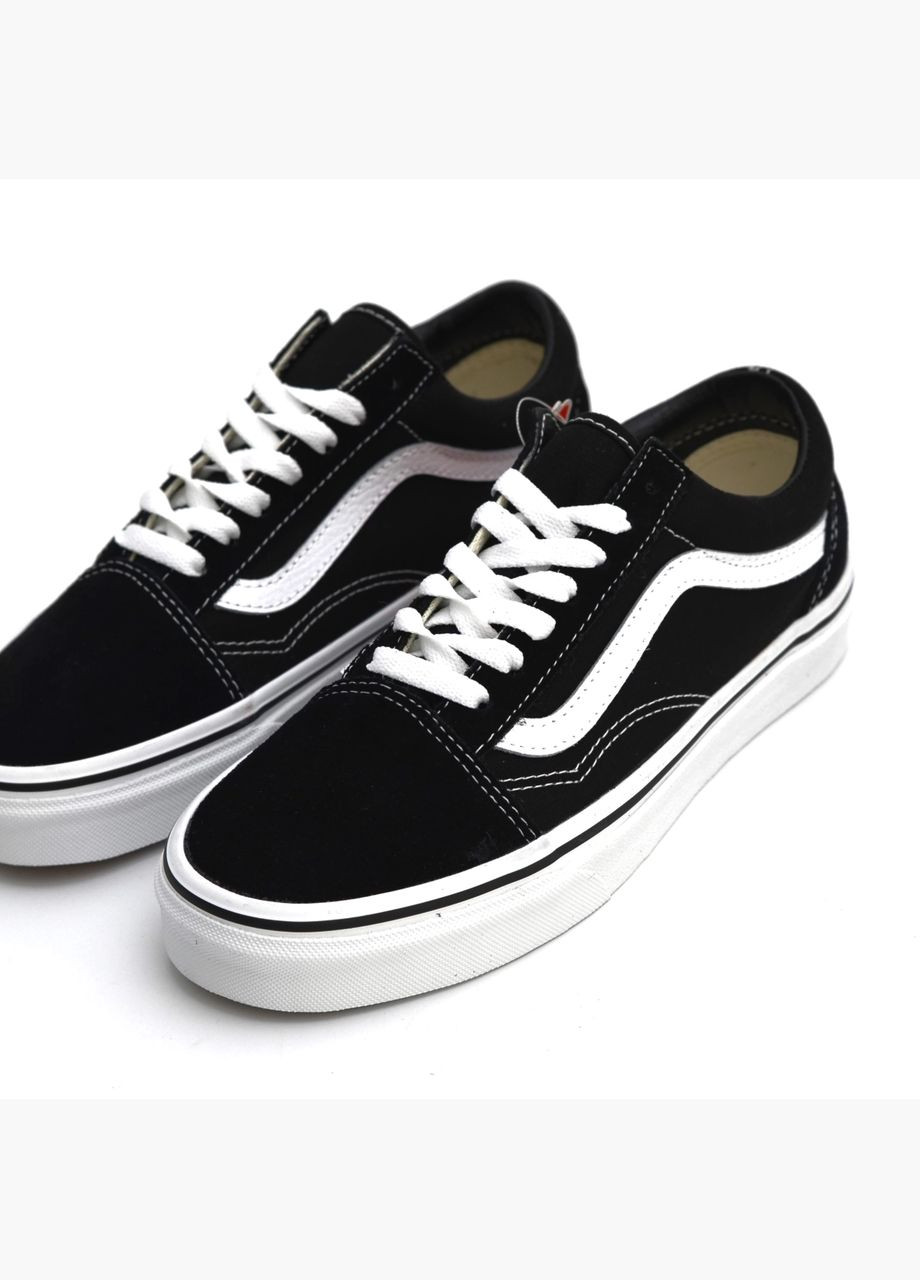 Черные кеды известного бренда Vans