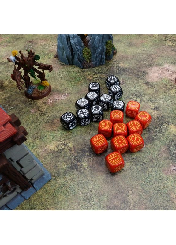 Настольная игра Набор кубиков Fortress Compact Black & Red D6 Dice (20) Q-Workshop (371882910)