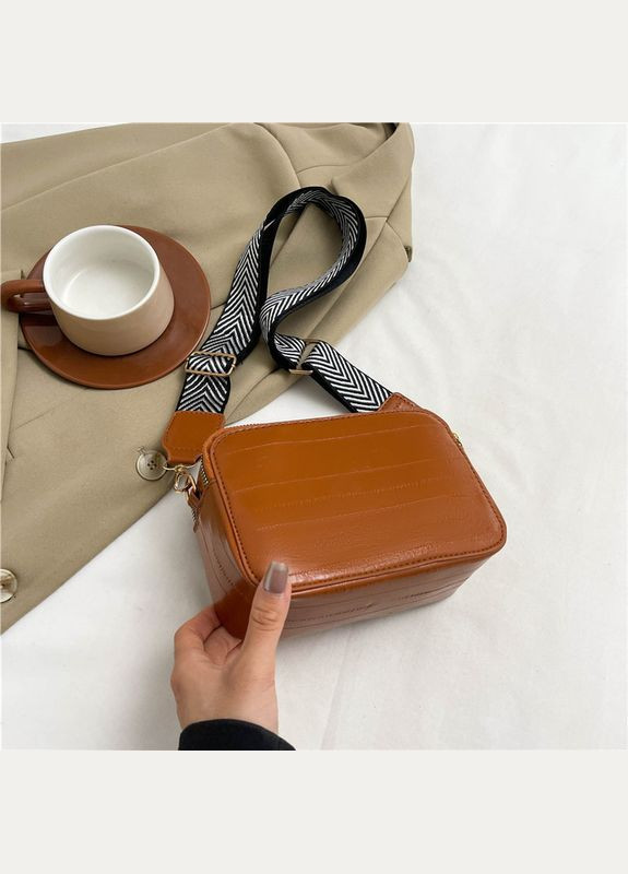 Жіноча сумка 8529 крос-боді коричнева No Brand (306709585)