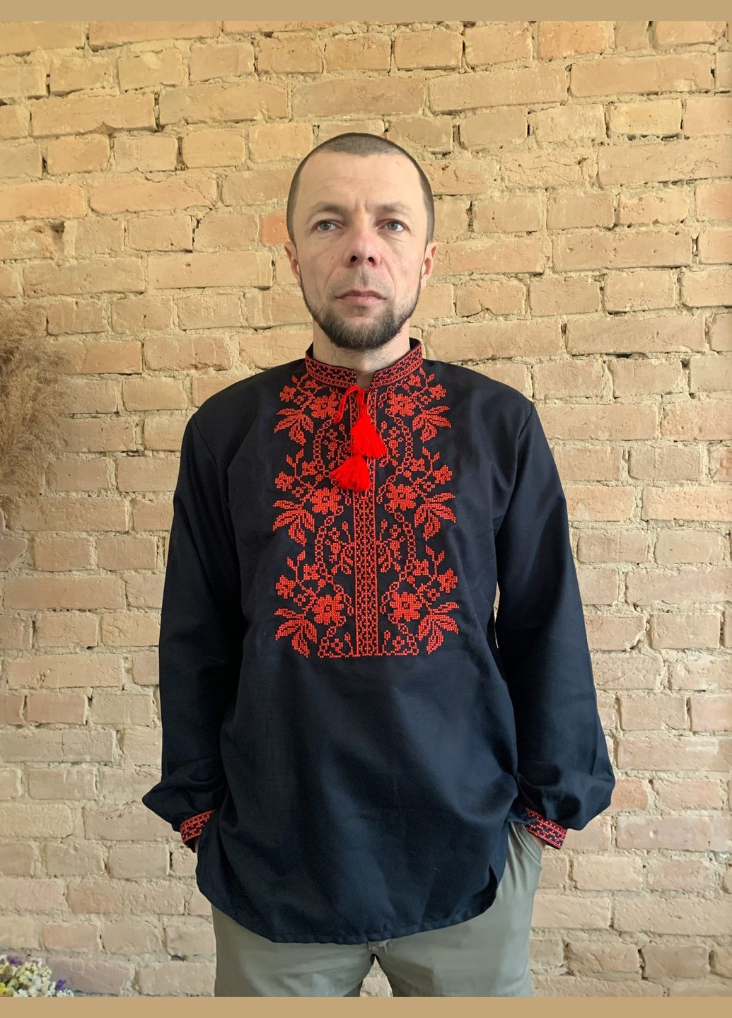 Чорна чоловіча вишиванка модерн на чорному полотні НоКо візерунок орнамент вільна, пряма бавовна (314963711)