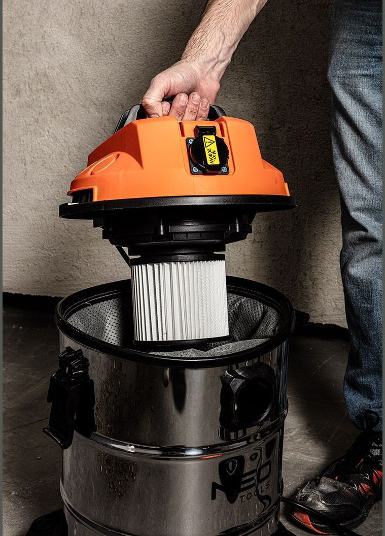 Пилосос професійний, 1400Вт, 18 кПа, контейнер 30л, HEPA, колеса, 5.92кг Neo Tools (314746238)