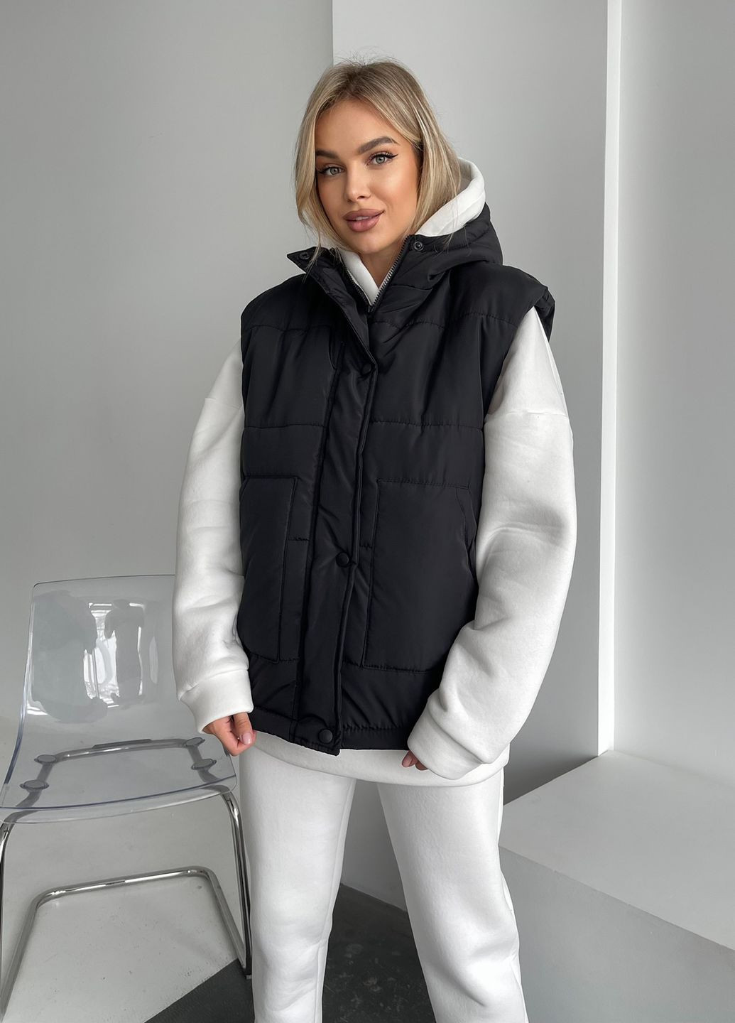 Жилетка женская демисезонная с капюшоном No Brand (361361926)