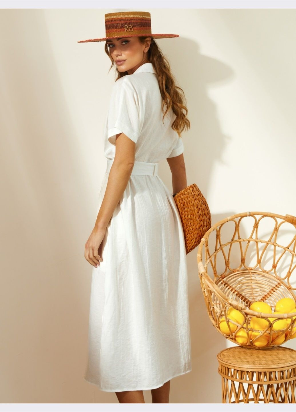 Белое кэжуал платье-миди белого цвета на пуговицах и с поясом Dressa однотонное