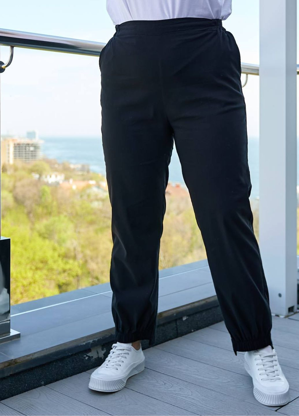Однотонные брюки с боковыми карманами в шве No Brand (293175734)