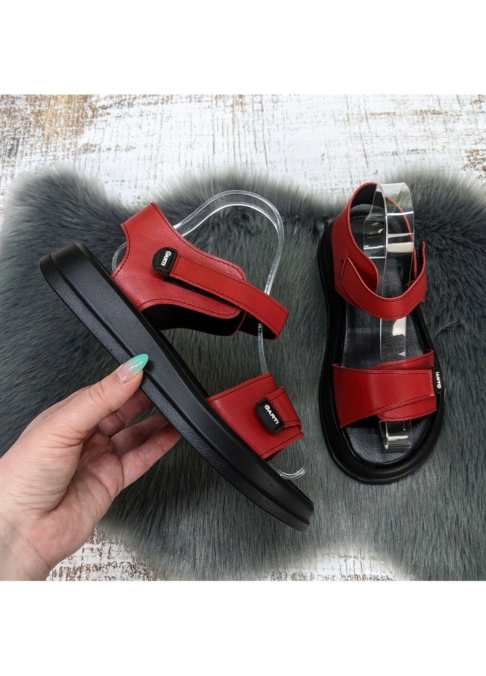 Красные босоножки женские кожаные Fashion с ремешком