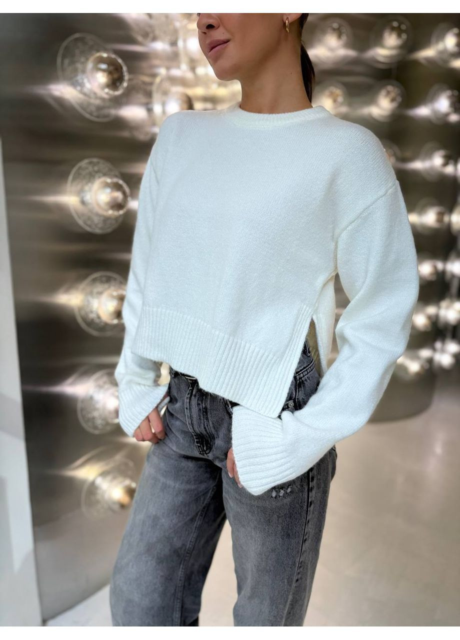 Молочний жіночий укорочений в'язаний светр з розрізами No Brand Б1466-137/4