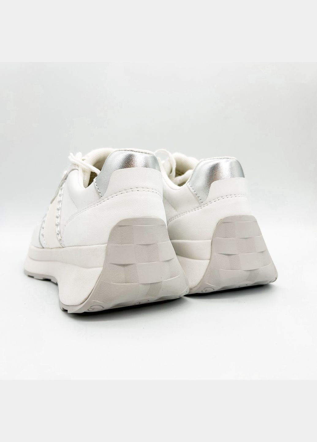 Белые всесезонные кроссовки (р) кожа 0-1-1-1-23737-42-100 Tamaris