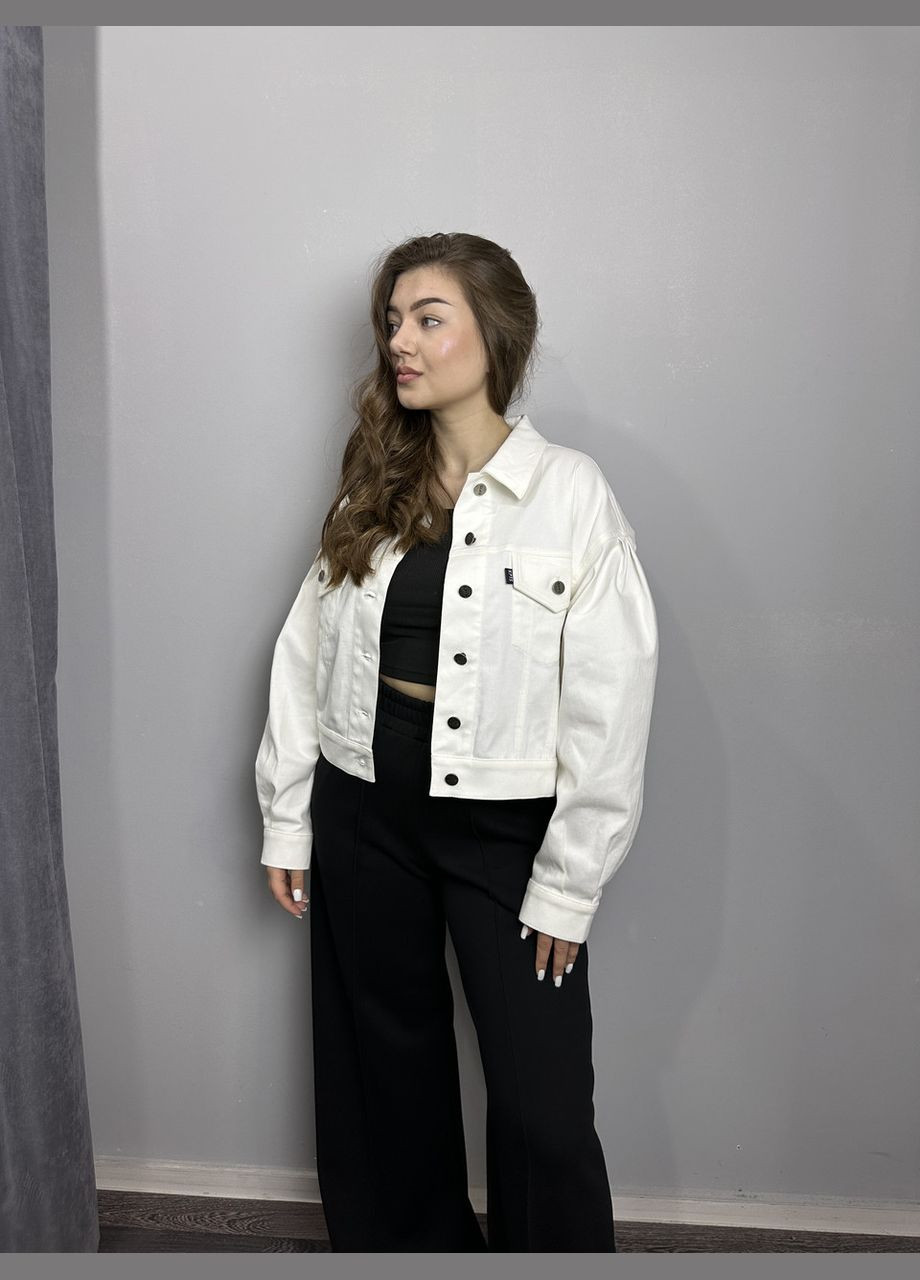 Біла демісезонна жіноча куртка біла джинсова коротка mkkc9028-1 Modna KAZKA