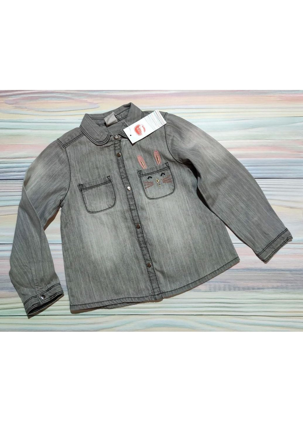 Дитяча джинсова сорочка для дівчинки 110 см Сірий, з зайчиком Cool Club (368670662)