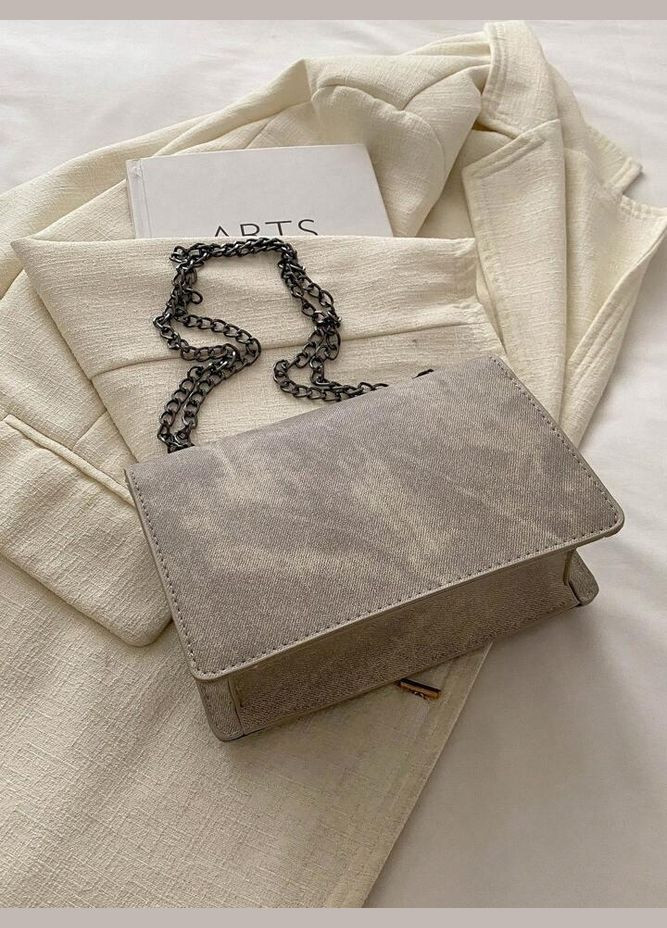 Жіноча класична сумка 10368 на ланцюжку бежева No Brand (306709457)