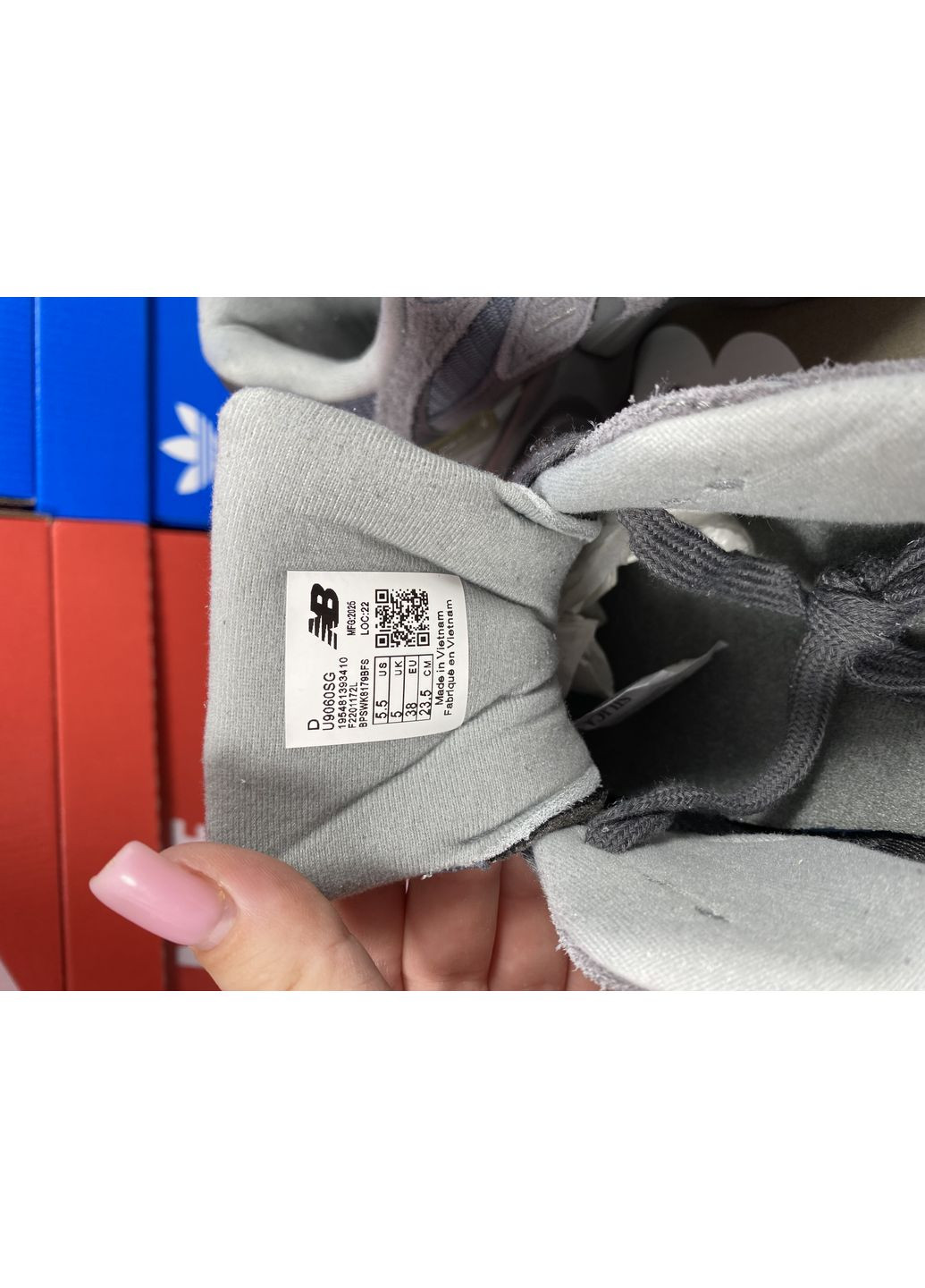 Сірі Осінні кросівки чоловічі new balance 9060 grey нью беланс 9060 No Brand