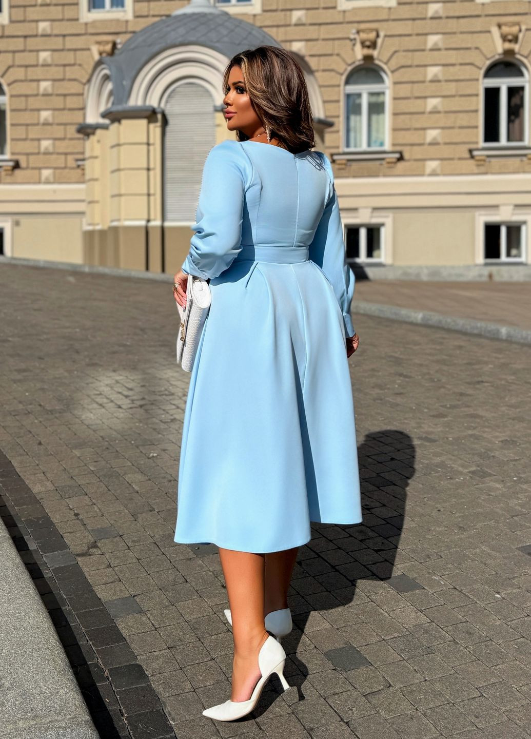 Голубое праздничный, коктейльное, вечернее вечернее платье миди праздничное с длинными рукавами клеш, колокол, в стиле ампир No Brand однотонное
