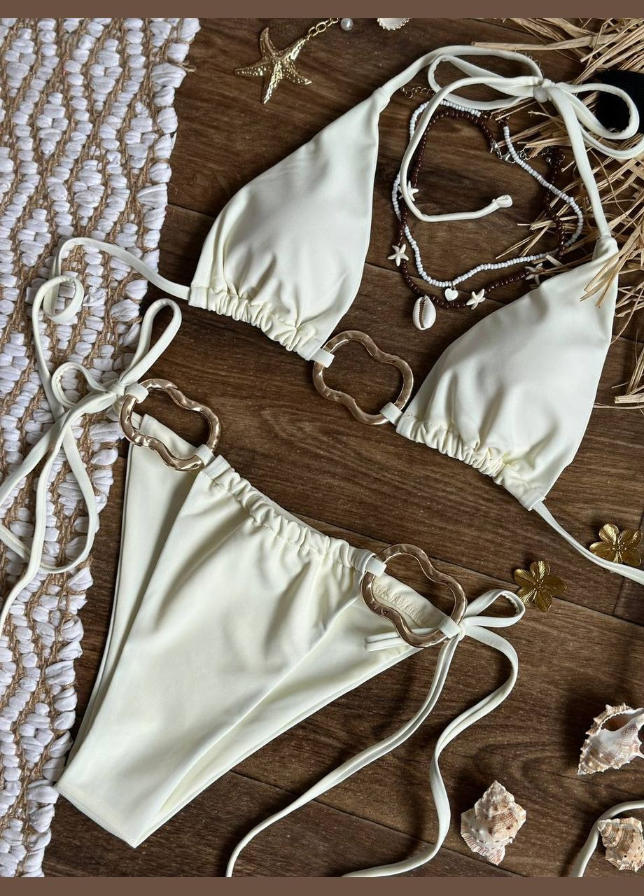 Молочний літній стильний купальник з розкішною фурнітурою роздільний Vakko