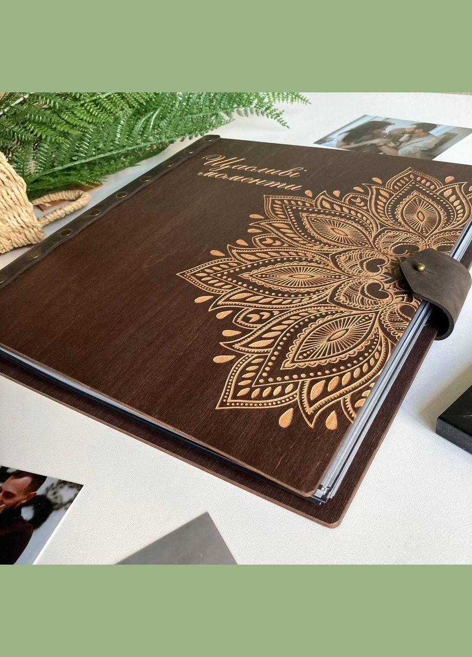 Дерев'яний фотоальбом "Щасливі Моменти" Розмір альбому 34х32.5 см, 50 - сторінок,250 фото FILWOOD No Brand (340112055)