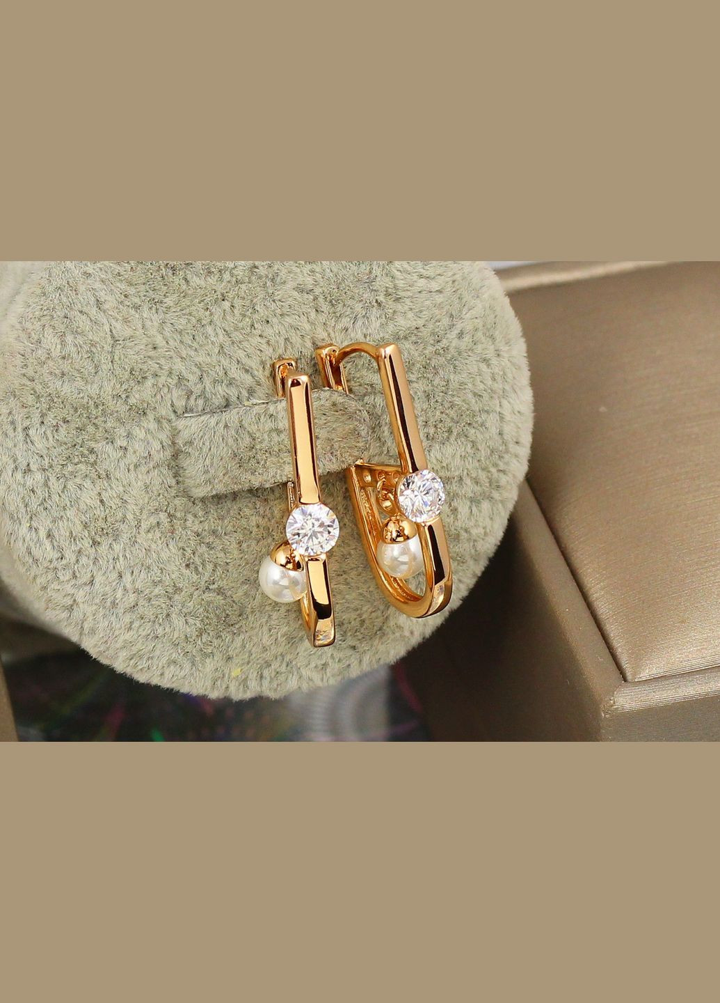 Серьги подковка с фианитом и танцующей жемчужиной, 2.7 см золотистые. Xuping Jewelry (316433308)