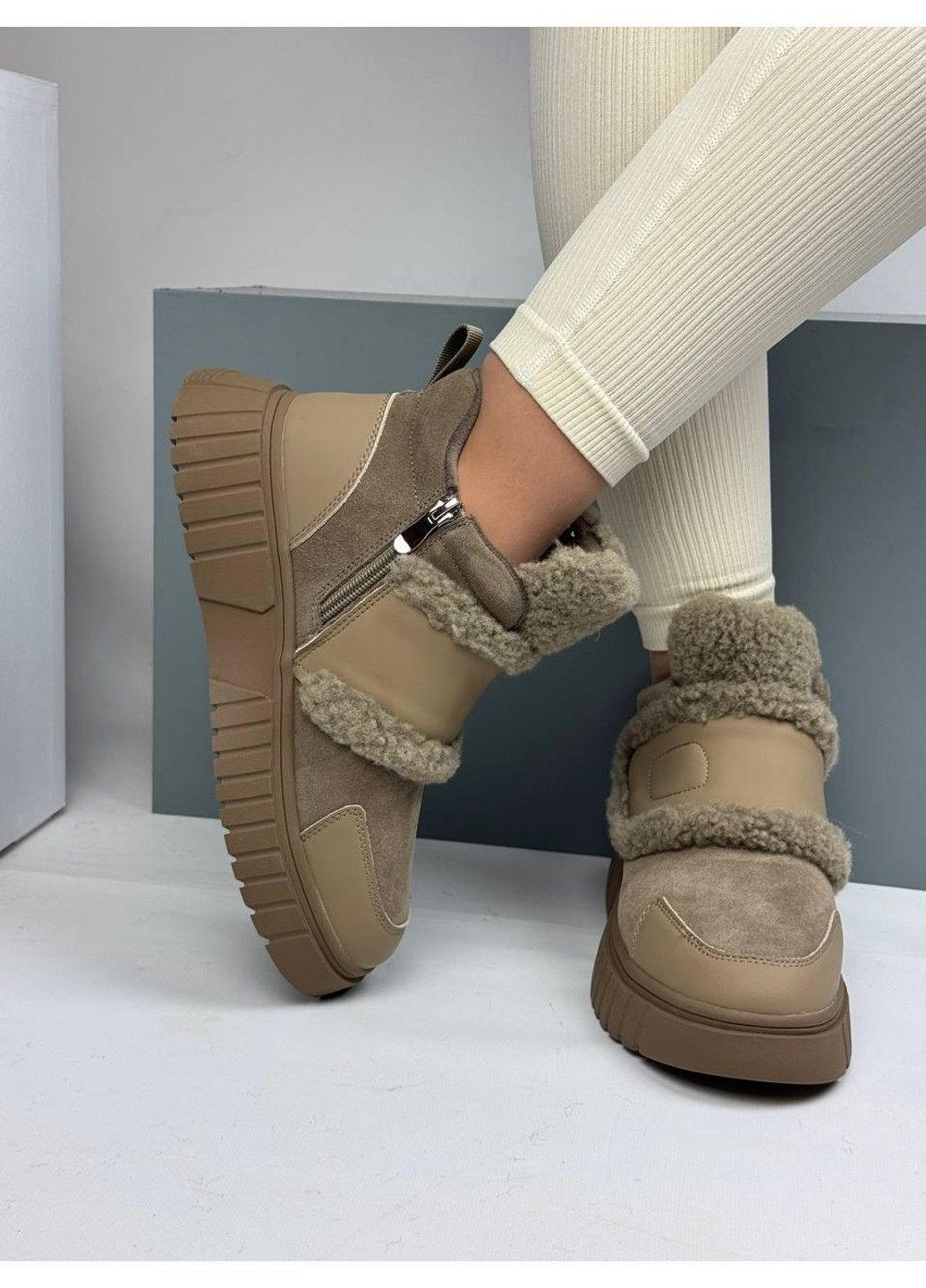 589 Черевики Зимові бежеві замшеві VIKA (372384858)