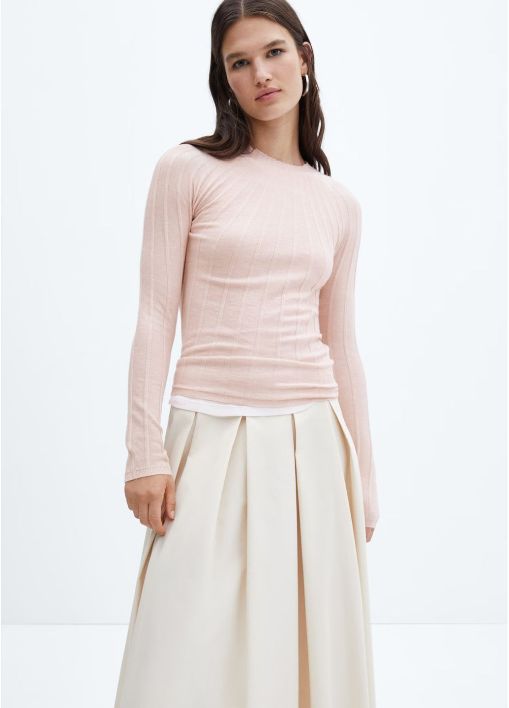 Розовый свитер Mango