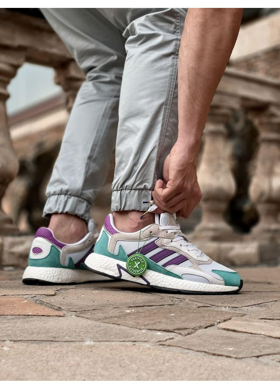 Бежевые демисезонные кроссовки мужские adidas tresc run white purple aqua адидас No Brand