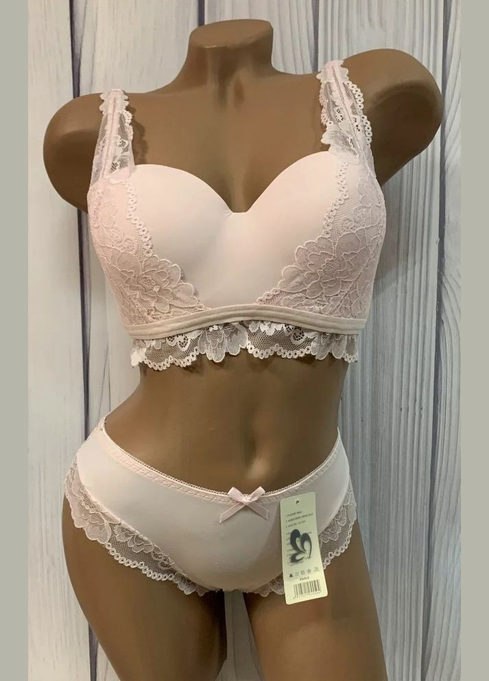 Светло-розовый демисезонный комплект белья с кружевными бретелями Weiyesi