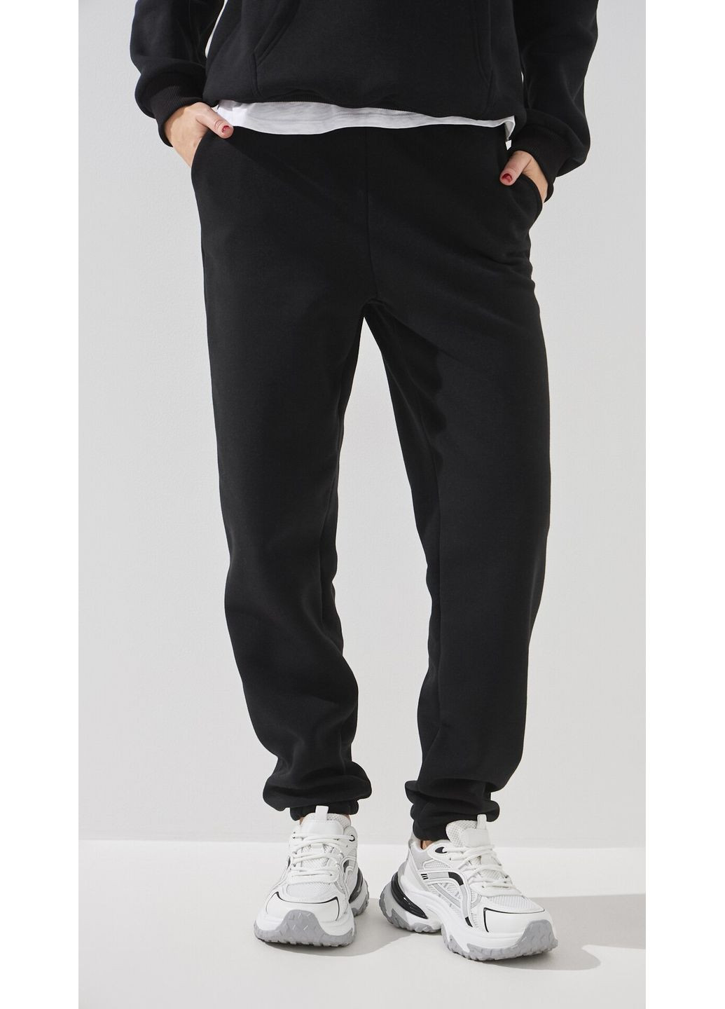 Спортивные штаны джоггеры однотонные женские WBC02438 Черный shop (2000990760999) LAWA джогери (315960658)