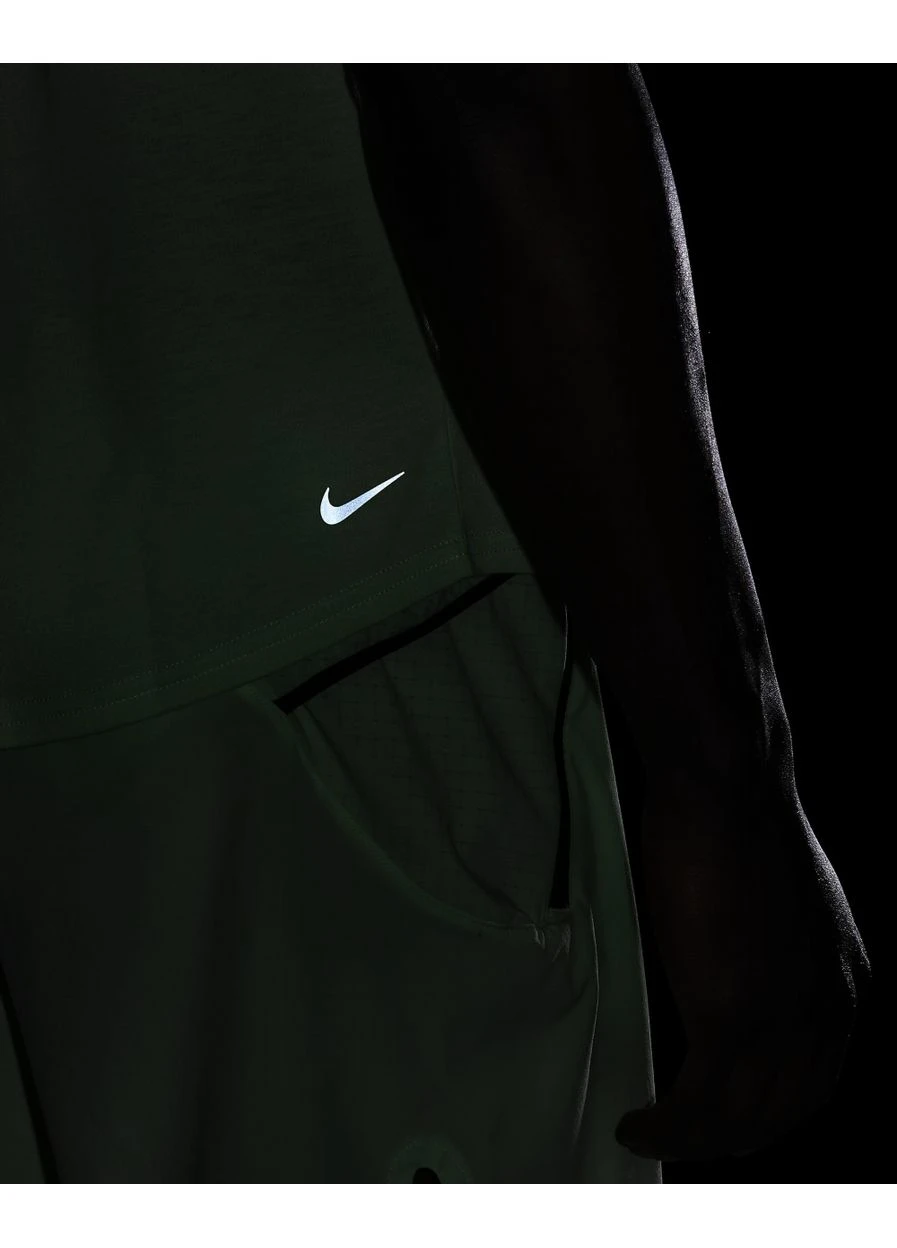 Майка Solar Chase Dri-Fit Sleeveless Running Top Green FN3309-376 Nike (398043236)