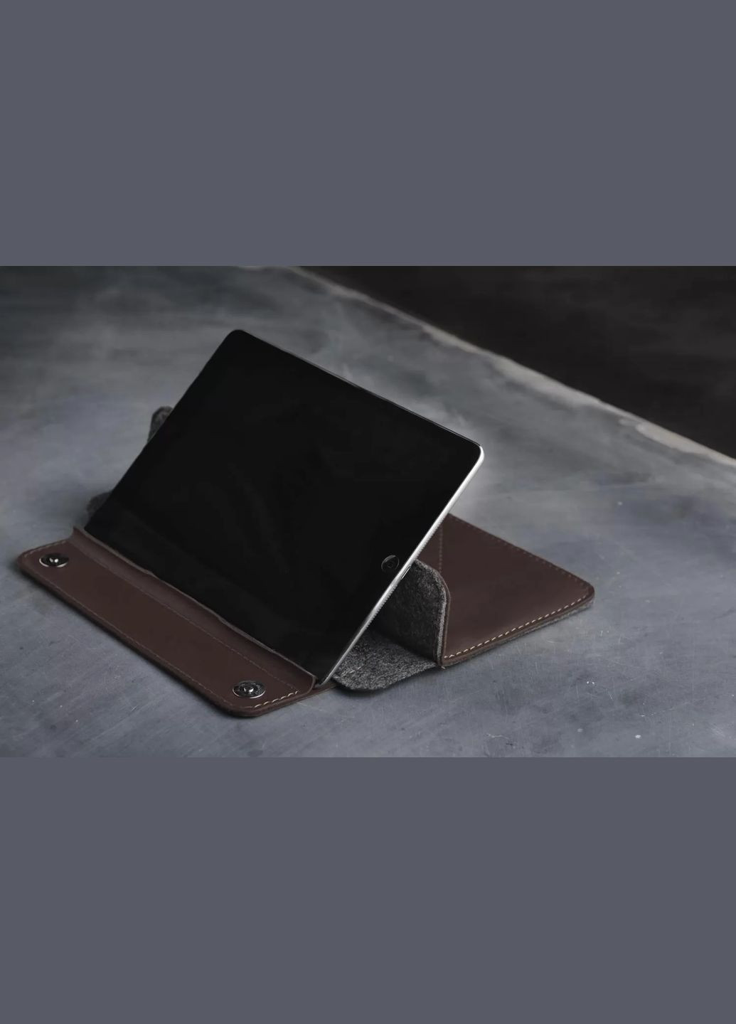 Шкіряний чохол з підставкою для iPad коричневий 12.9 Skin and Skin (292144484)