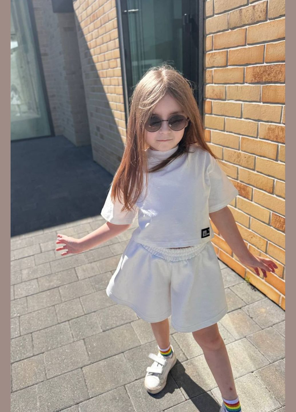 Молочная летняя стильная детская оверсайз футболка топ с нашивкой Little Joys