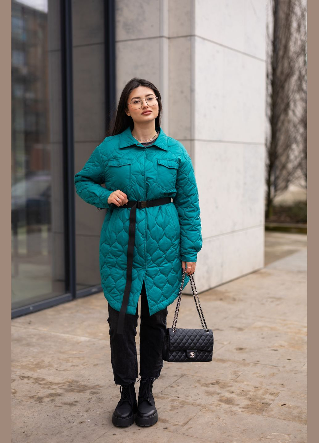 Изумрудное демисезонное Женское демисезонное пальто-сорочка «Emerald» 77952 пальто-рубашка Sobello