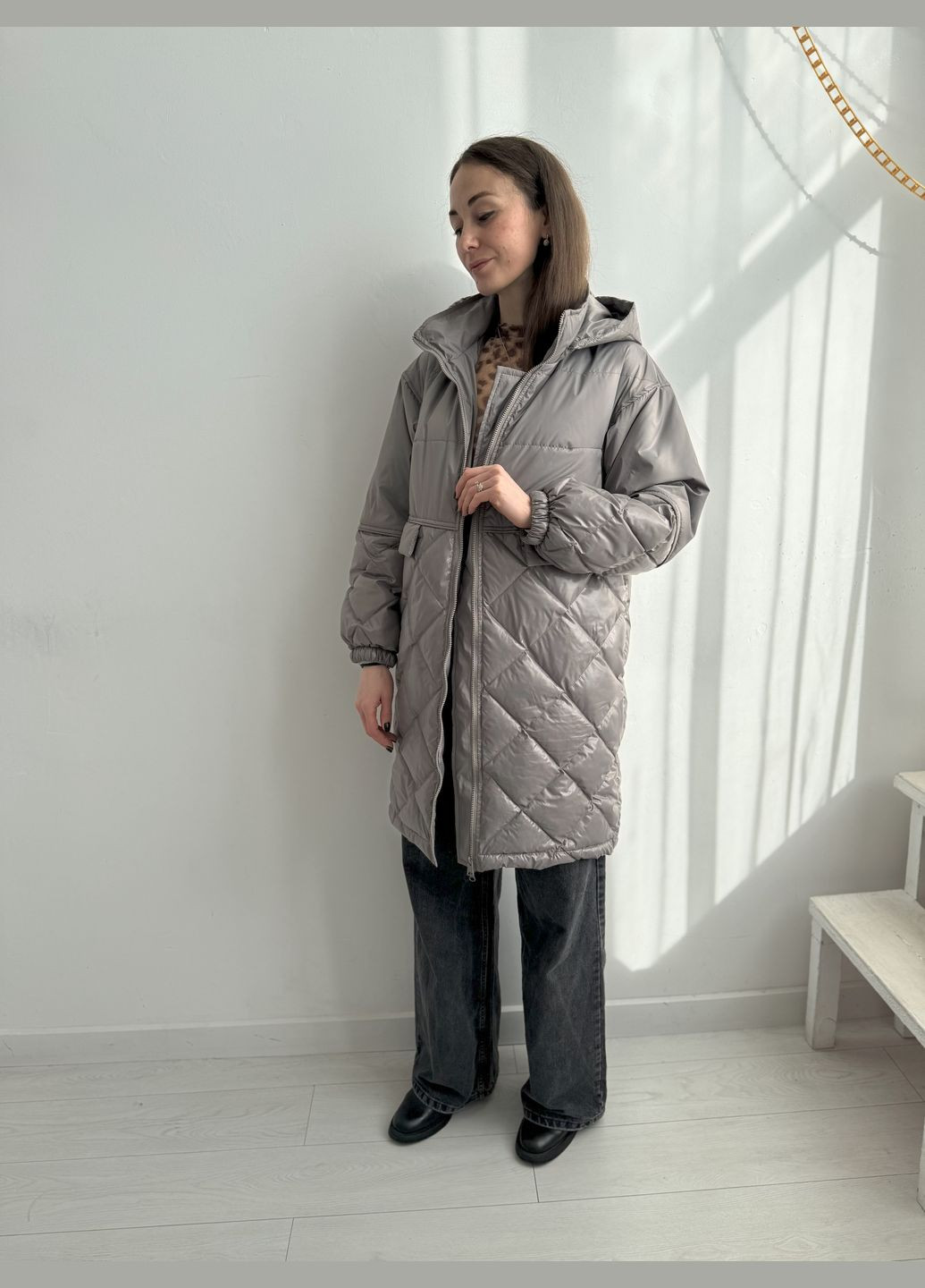 Сіра демісезонна куртка жіноча демісезонна поллі cірий (кдм-93-cер ) Sifurs