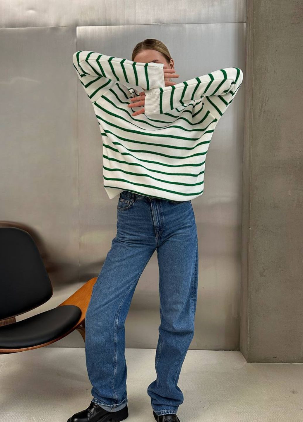 Білий демісезонний базовий светр в смужку джемпер Україна