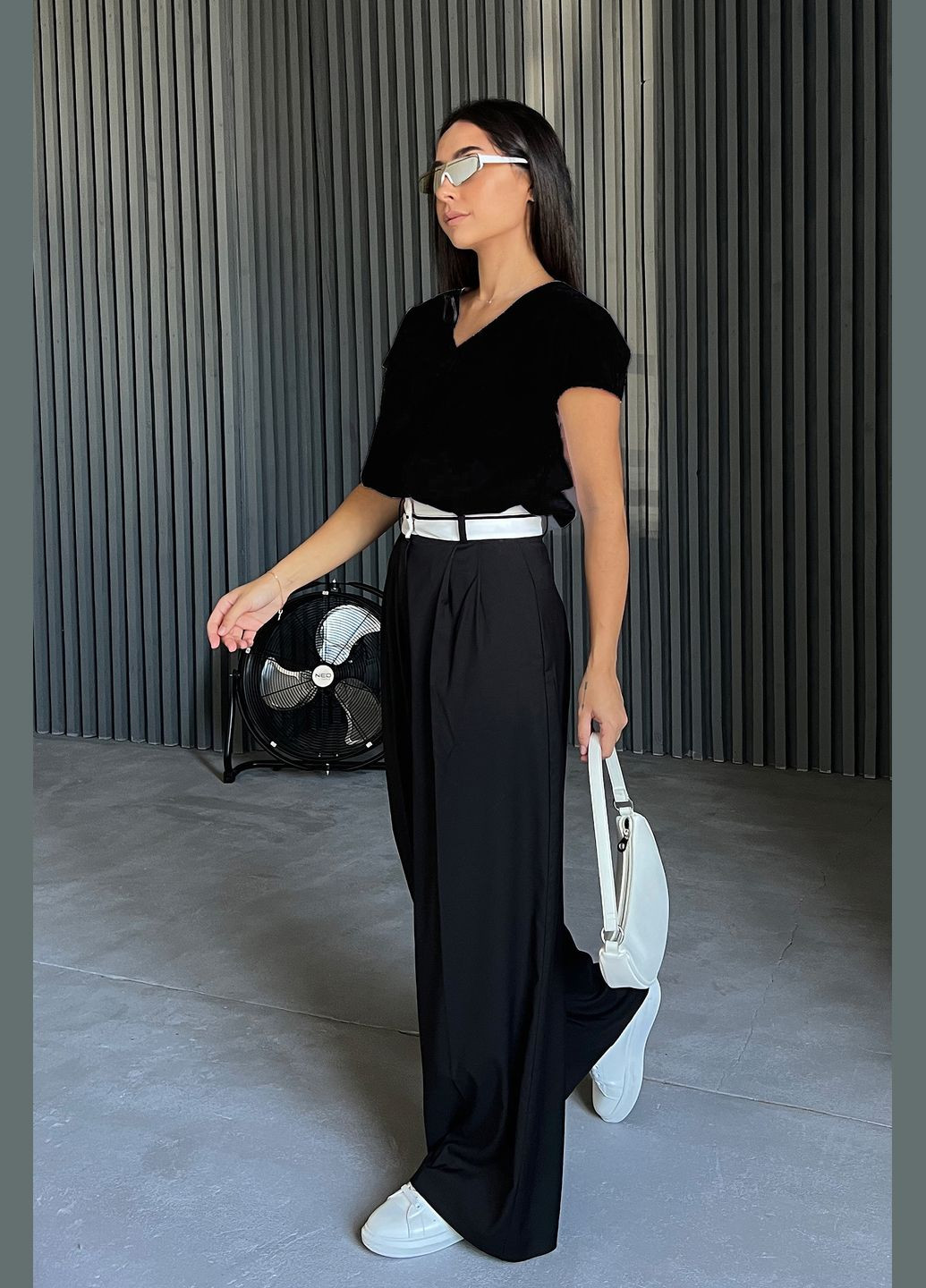 Черная летняя классическая стильная блуза из креп-шифона INNOE Блуза