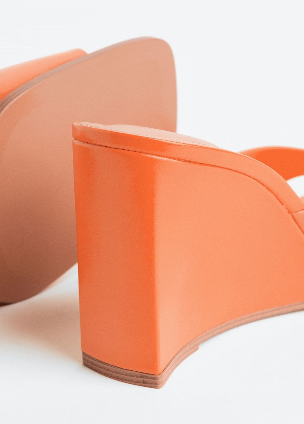 Оранжевые мюли H&M