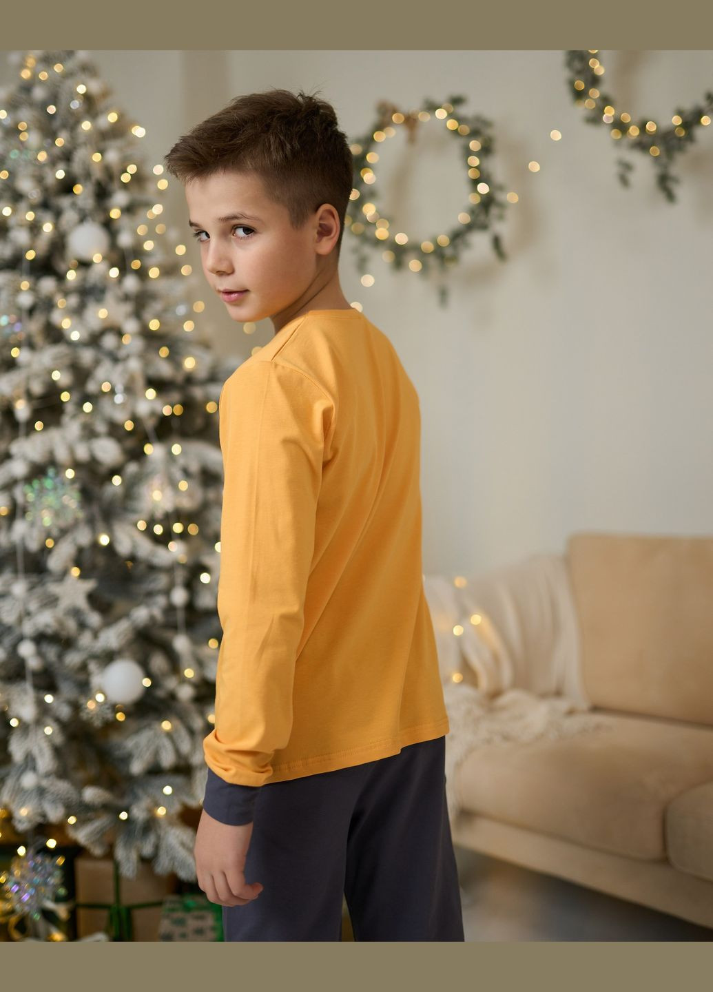 Желтая комплект на мальчика-подростка со штанами Tom John