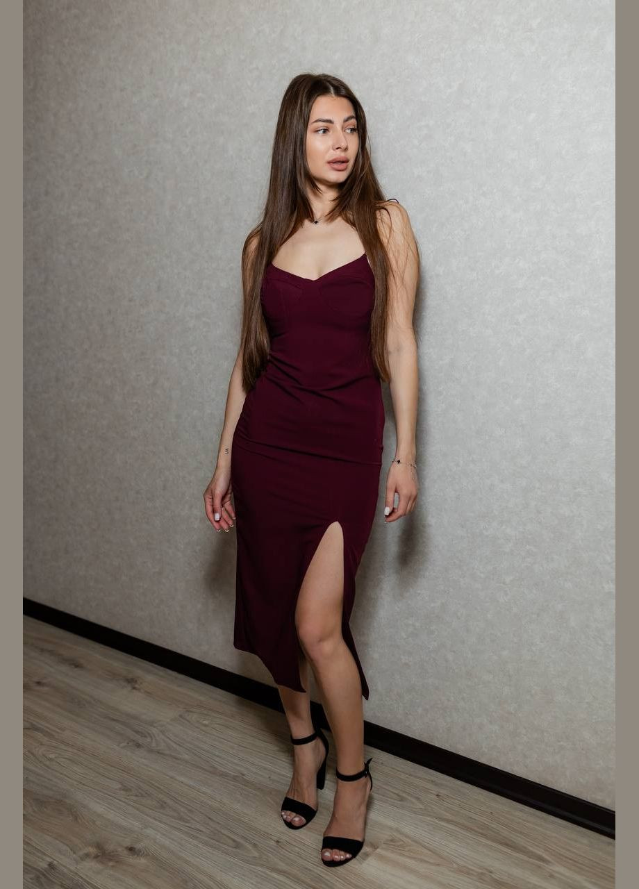 Бордова кежуал силуетна сукня на брітельках силуетна Adelante однотонна
