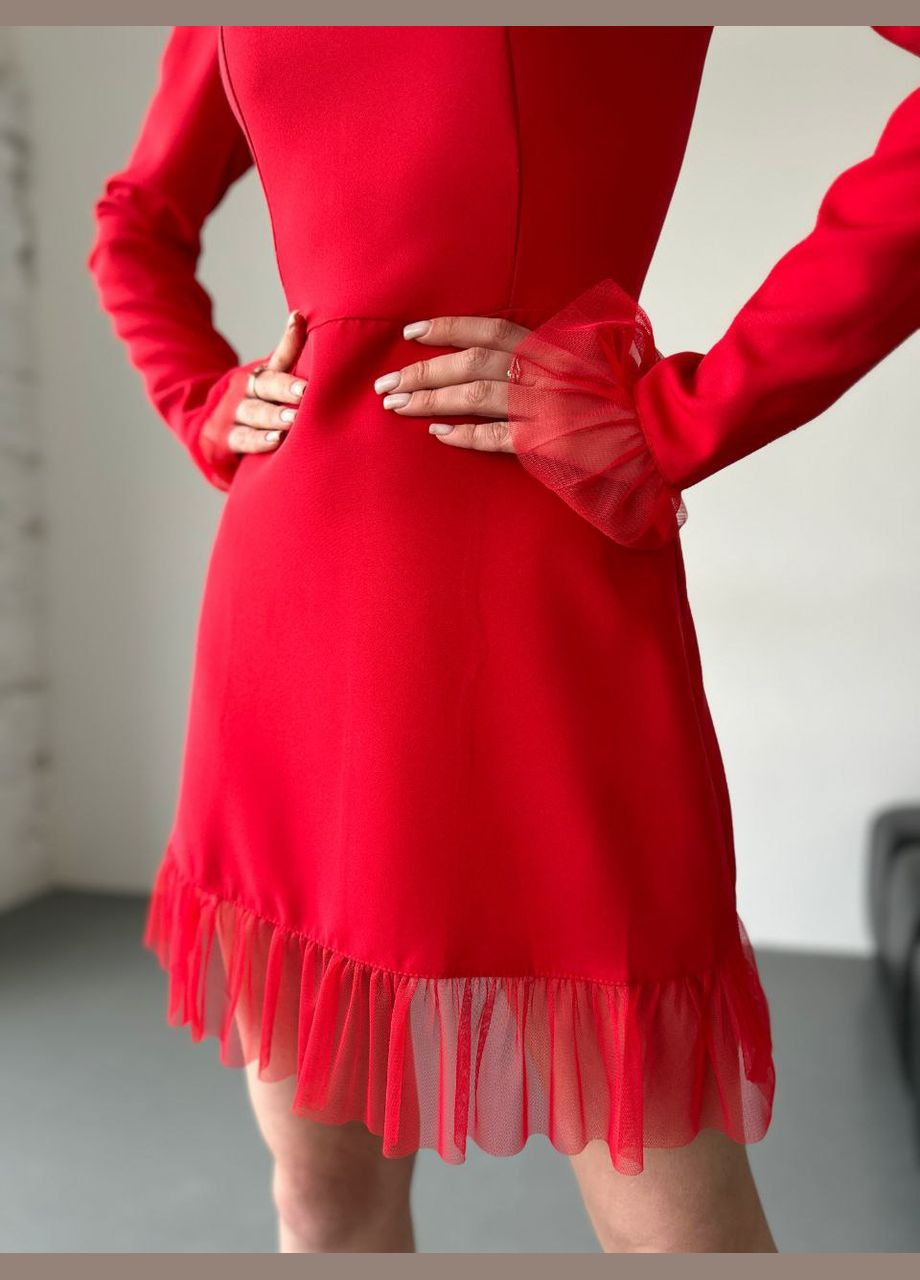 Червона красива сукня з костюмки з відкритим декольте і з фатином внизу, приємна до тіла ніжна сукня вище коліна No Brand
