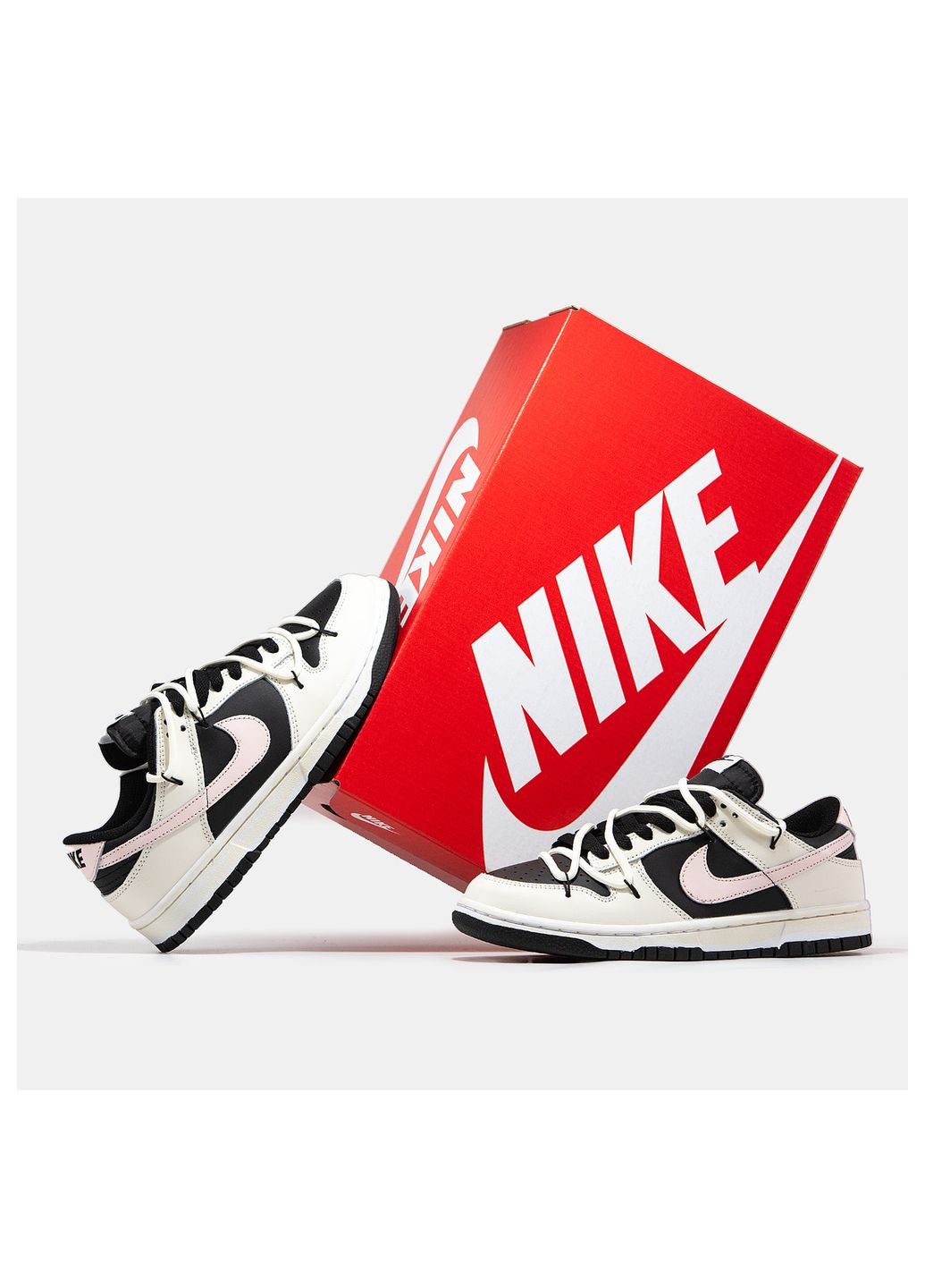 Черно-белые демисезонные кроссовки женские Nike SB Dunk Low