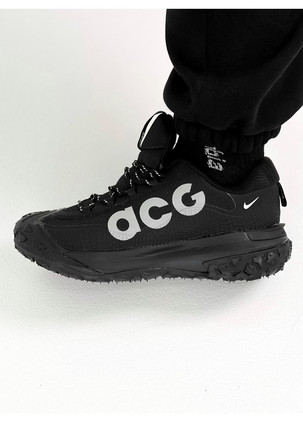 Чорні Осінні кросівки чоловічі nike acg mountain fly 2 gore-tex black white найк асж маунс флай No Brand