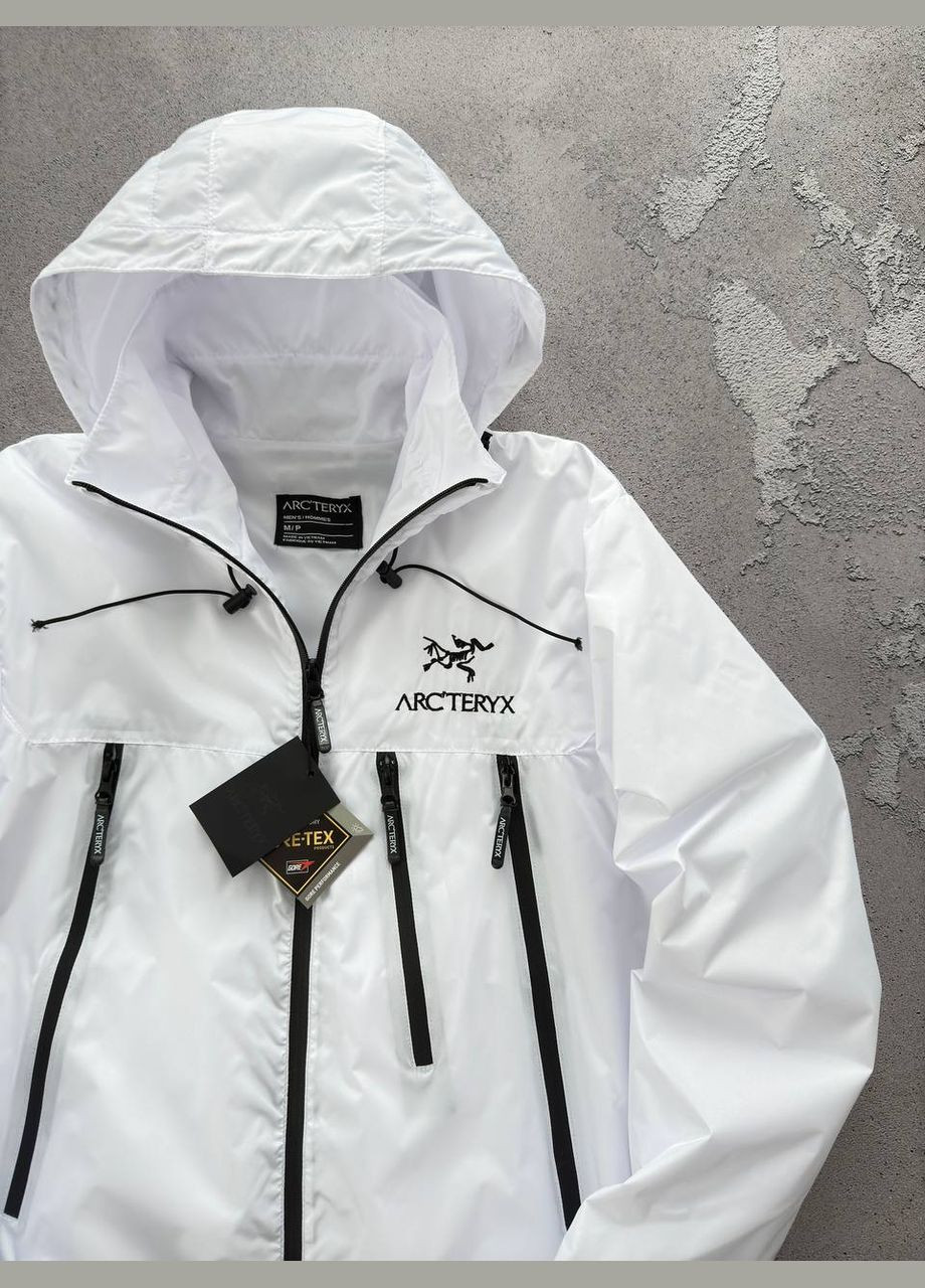 Белая демисезонная ветровка No Brand